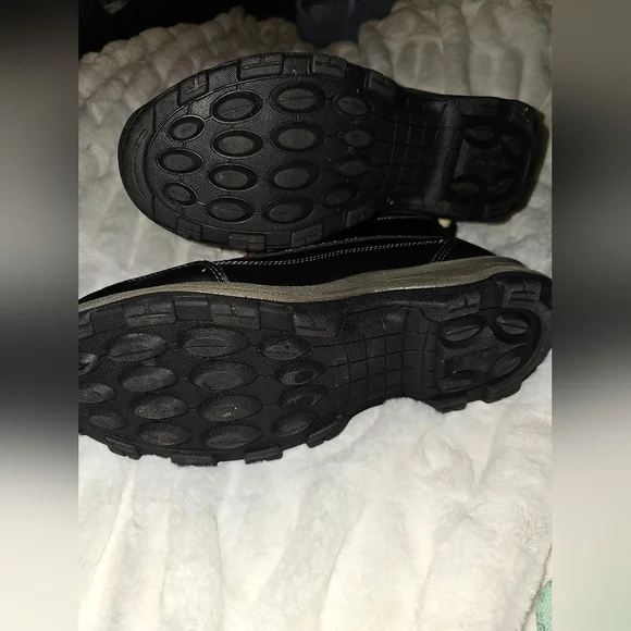 EUC Clarks Winter Boots Women's size 11 wide - Picture 3 of 9